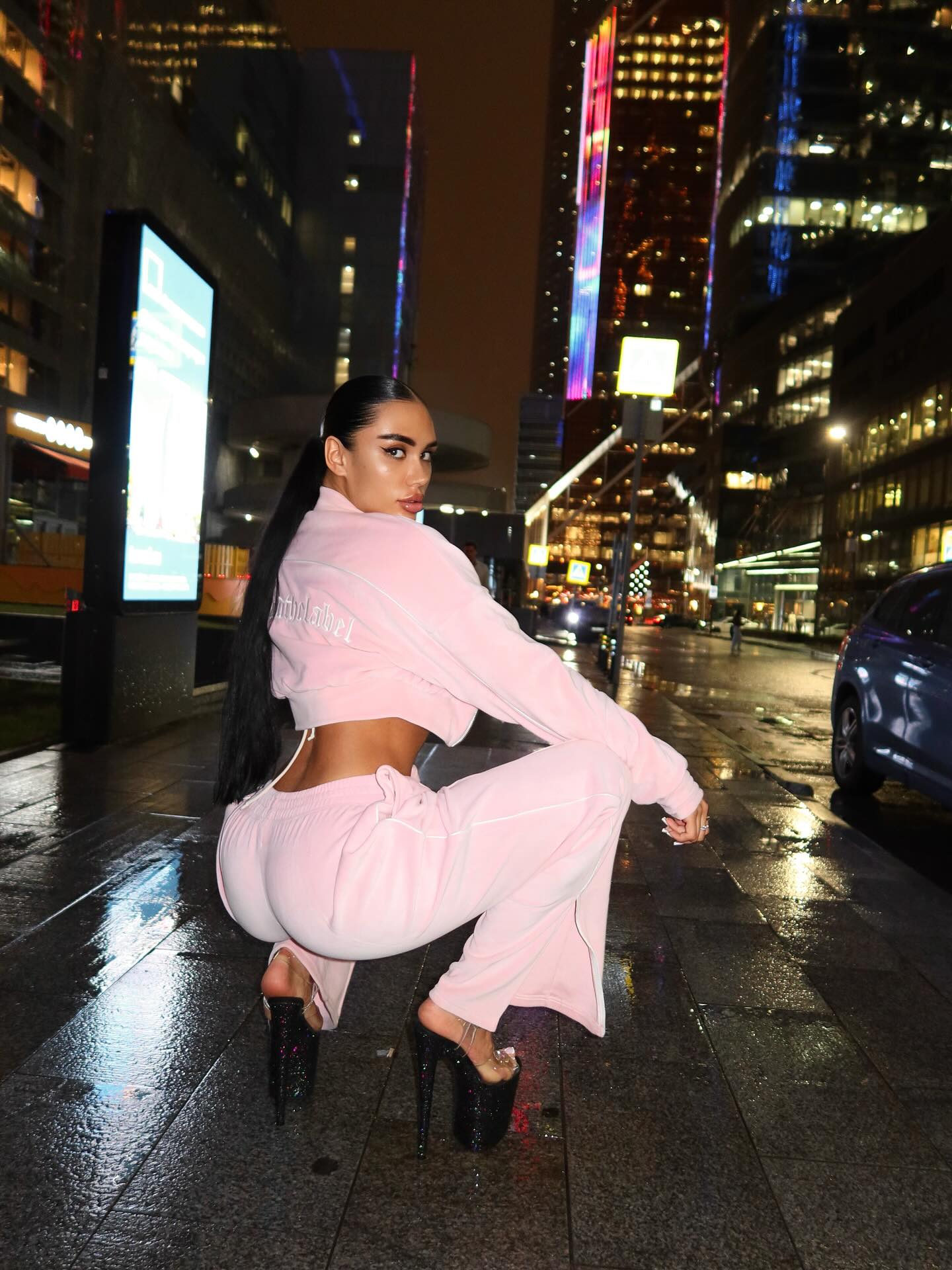 Алена Черновол - элитная спутница для интимных встреч