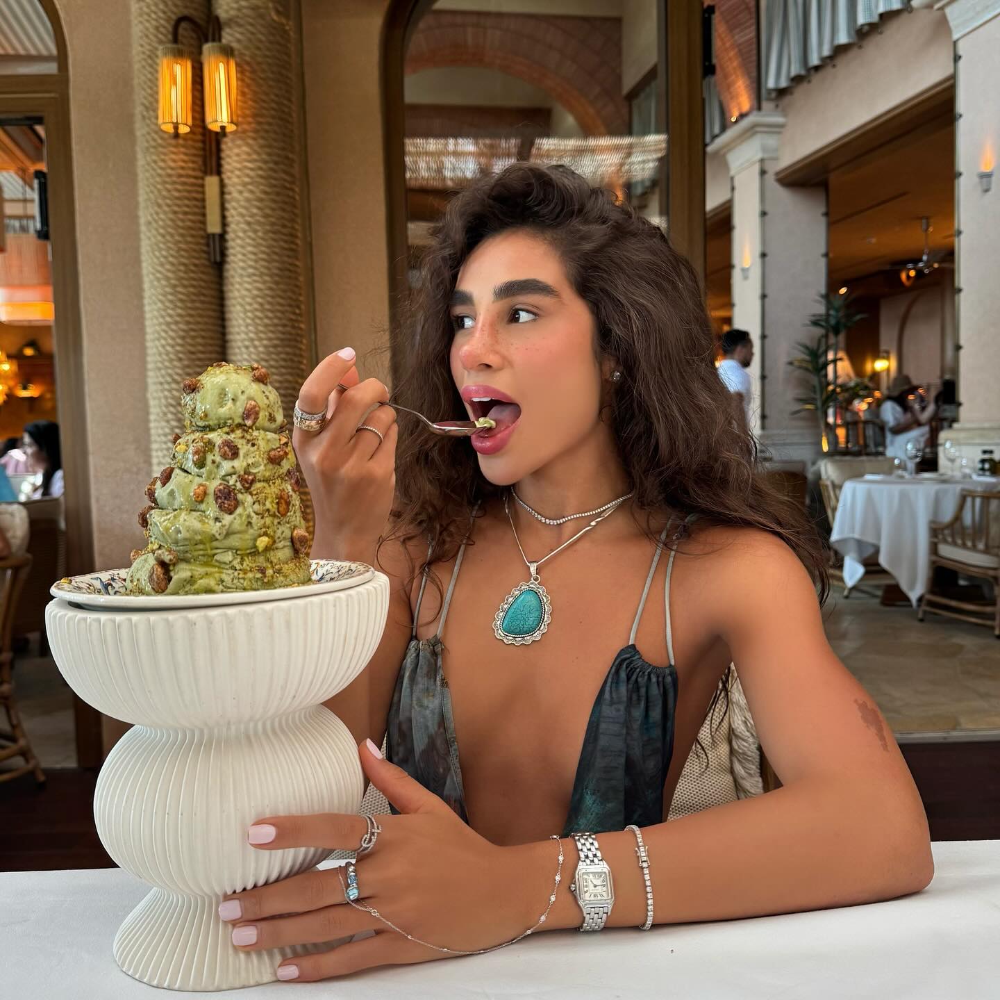 Элитная эскорт модель Камилла - профессиональные фото