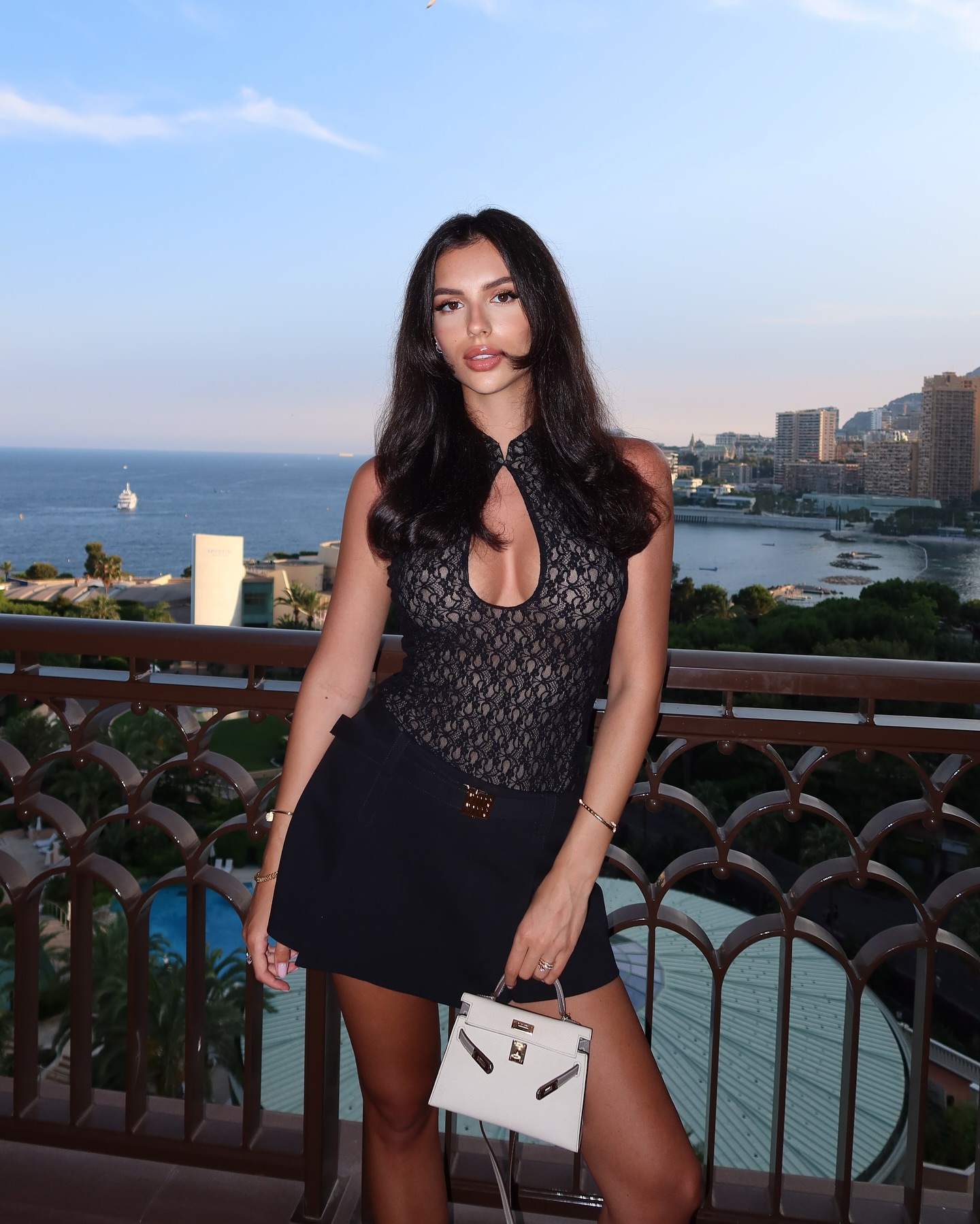 Стейси - шикарная блондинка эскорт модель в Дубае